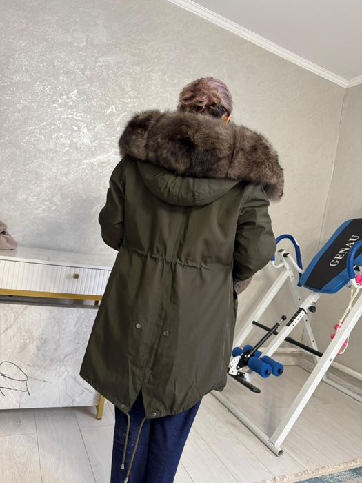 Продам парку за 30000 тг