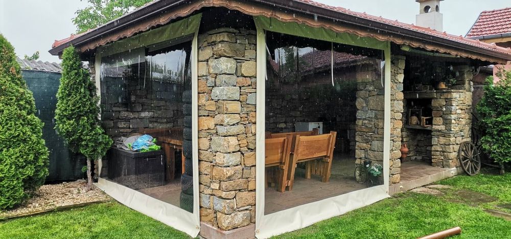 Изработка и монтаж на тенти и ветроупорни завеси