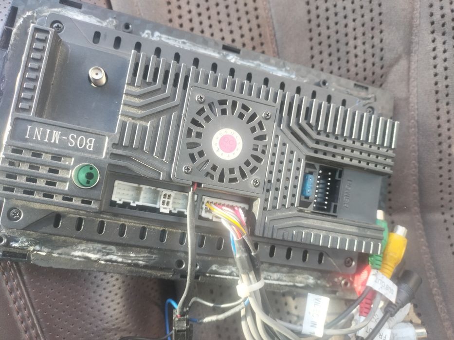 Продам автомагнитолу Андроид