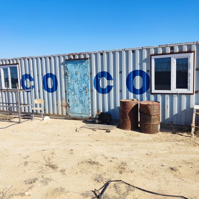 Продам 2 контейнера