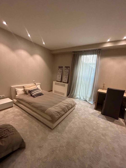 Продава се Тристаен апартамент в София, Оборище - 109 кв.м за 1964 €/кв.м - Снимка #9