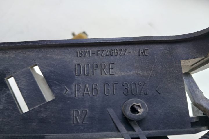 Suport maner dreapta spate   1S71F226B22 Ford Mondeo MK3