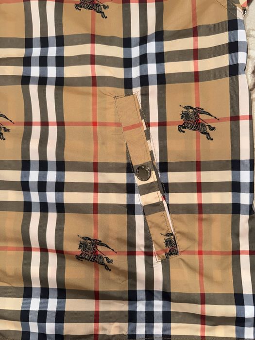 Ветровка Burberry, размер M