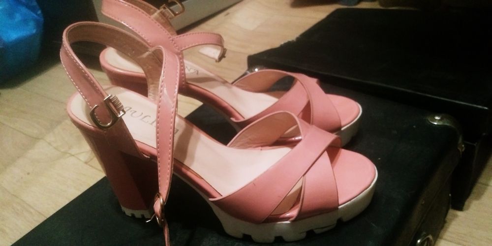 Продается платья