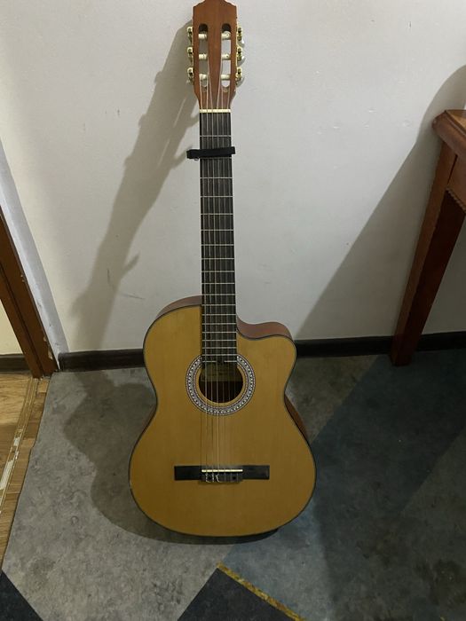 Гитары от adagio и yamaha