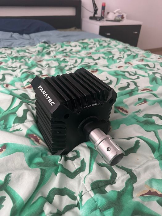 De vanzare volan Fanatec Formula plus wheelbase CSL DD