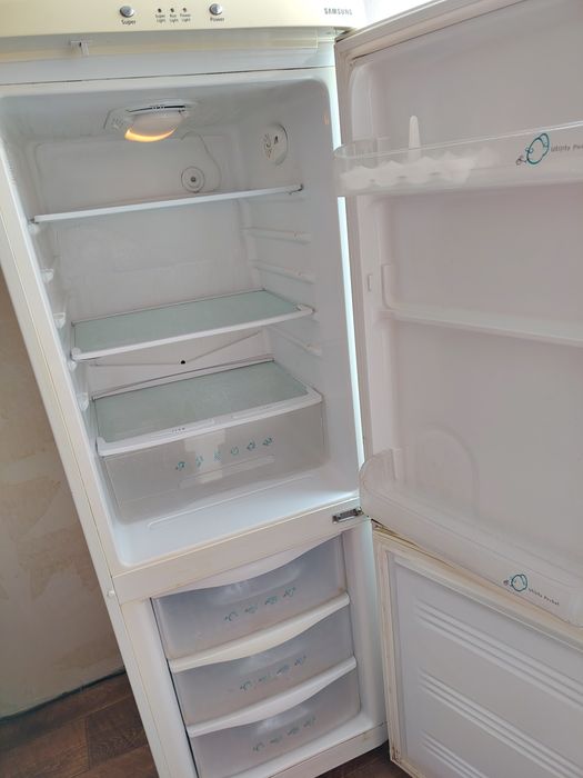 Продам холодильник