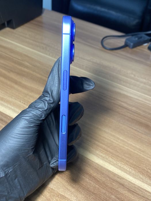 iPhone 16• 128 GB • Ultramarine