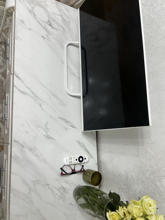 Тумбочкк/столик под телевизор