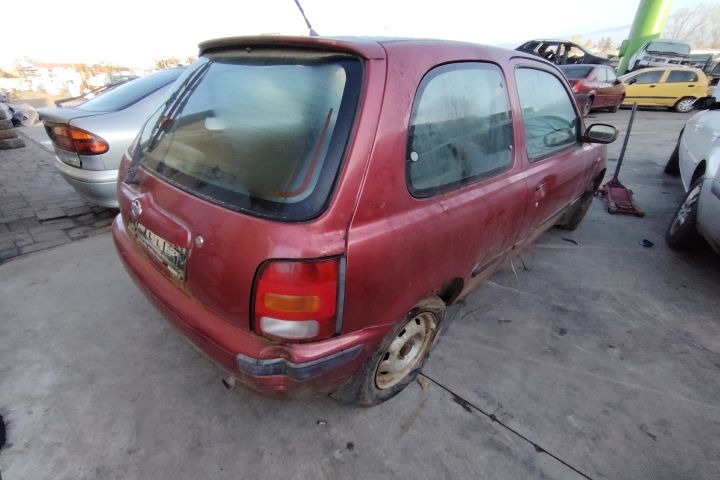 Far stanga Nissan Micra 1998 1.0 MT (54 hp)