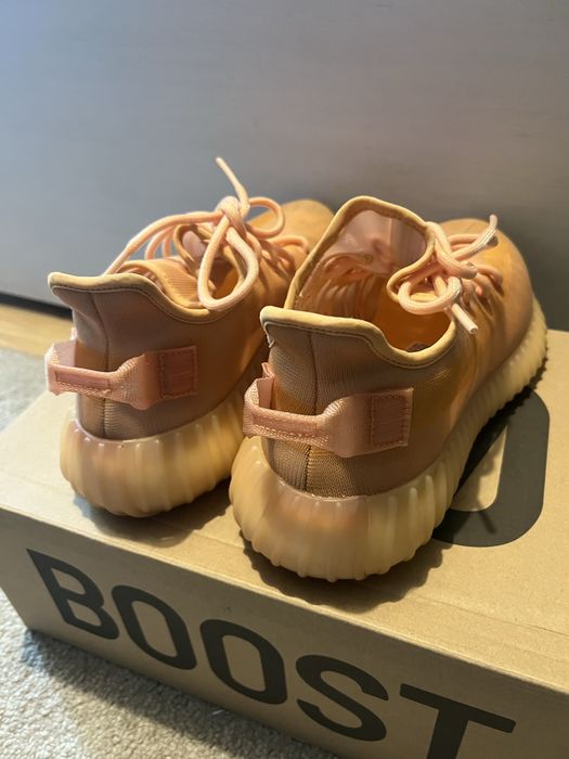 Adidasi YEEZY 350