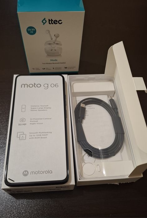 Телефон   - Moto g 06