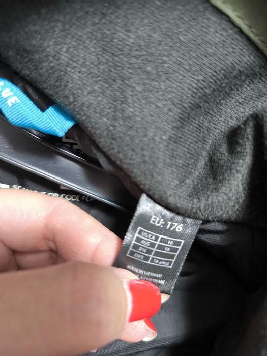 Costum schi/snowboard O'Neill Forest Night 176(16 ani)