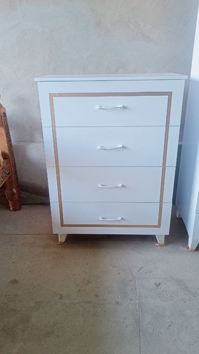 Detskiy krovat krashinniy