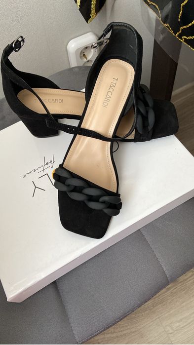 Новые босоножки