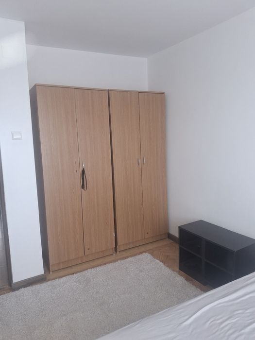 Închiriez ap cu trei camere in Buc  calea Giulesti nr48 bl4 ap 92 et 5 langa stadionul Giulesti.Ap este spatios cu doua balcoane f mari .
