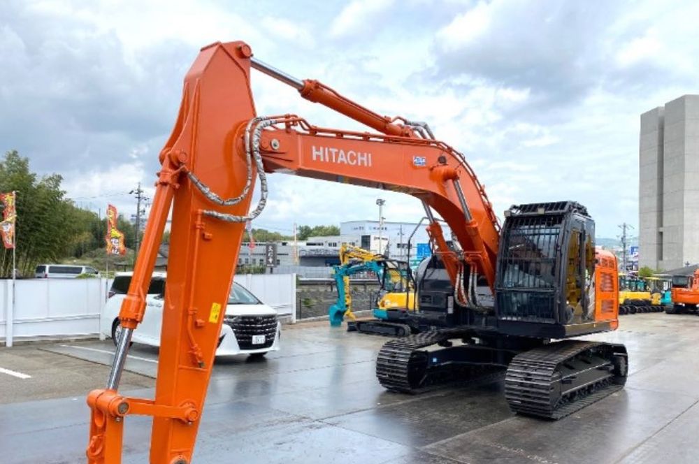 Dezmembrez excavator Hitachi EX1000,EX1200, EX1100,EX800,ZX870 – piese