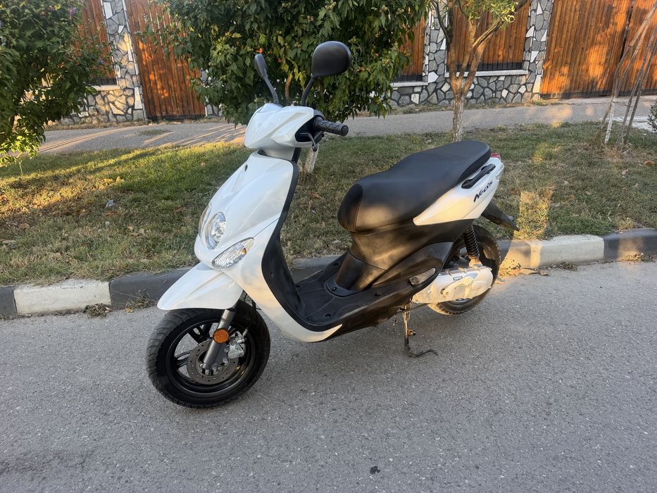 Scuter Yamaha Neos 49 Cm ( limitat 25 de km ) Fabricatie 2017 imp germ