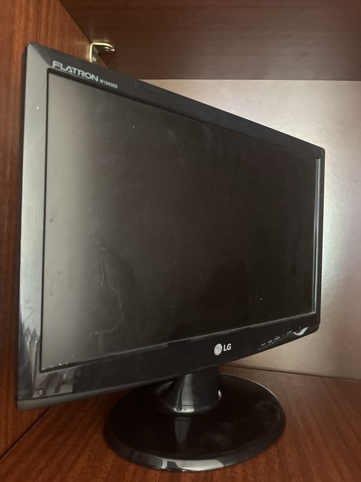 Монитор lg.loc..