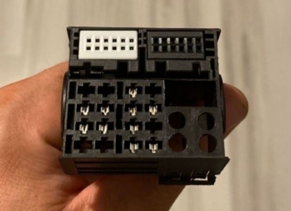 Mufa Conector Adaptor Cablu AUDI RNS-E Quadlock RNS E Audi 40 Pini