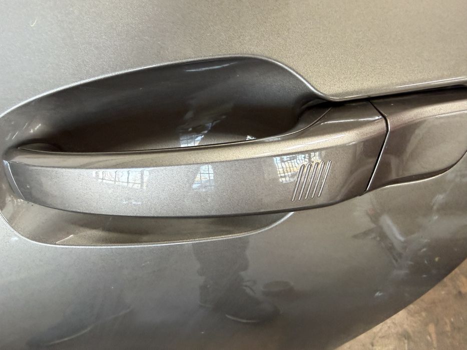 Предна лява врата за Bmw I3 I3S Бмв И3