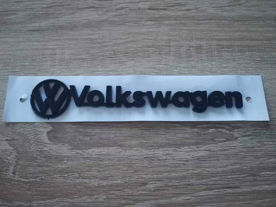 черен надпис Volkswagen