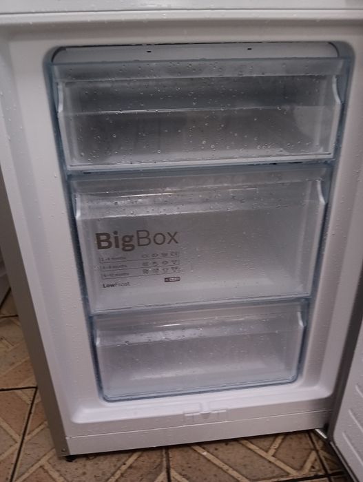 Иноксов комбиниран хладилник с фризер Бош Bosch A+++ 2 години гаранция