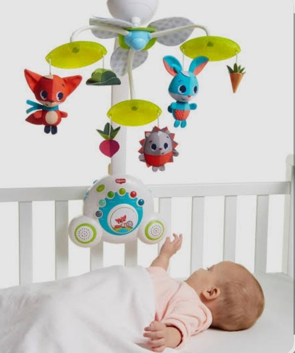 Музикална въртележка Tiny Love с 3 играчки и 18 мелодии