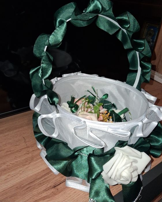 Cos pentru flori de pus in piept