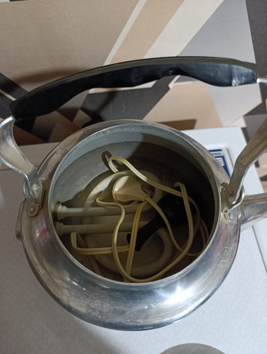 Продаётся чайник электрический