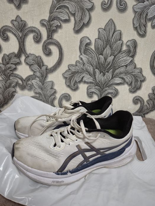 Продам обувь на мальчика 38-39р