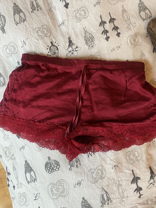 Pantaloni scurti de dormit din matase naturala