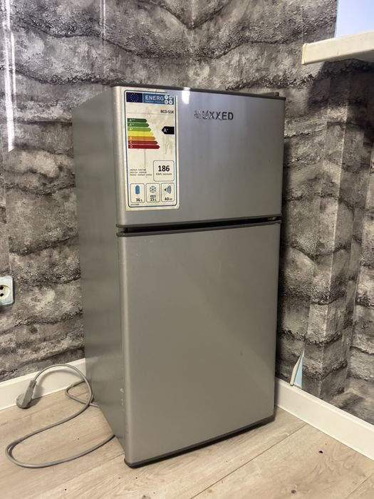 Холодильник маленький