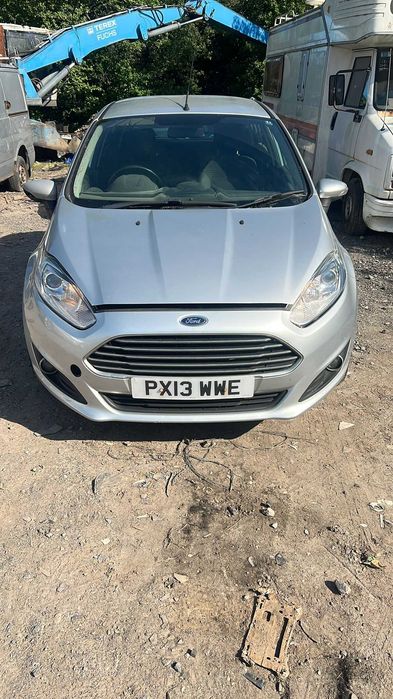 Dezmembrez Ford Fiesta 1.5tdci cod UGJC cutie 5 trepte