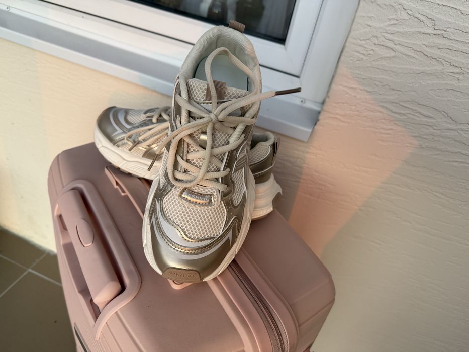 Продам кроссовки
