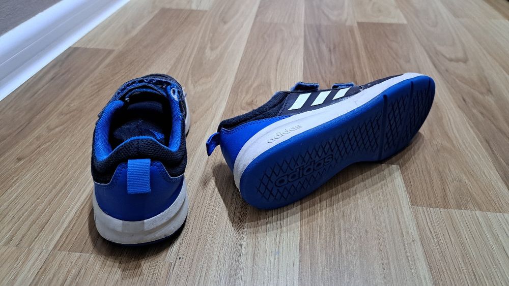 Маратонки Адидас