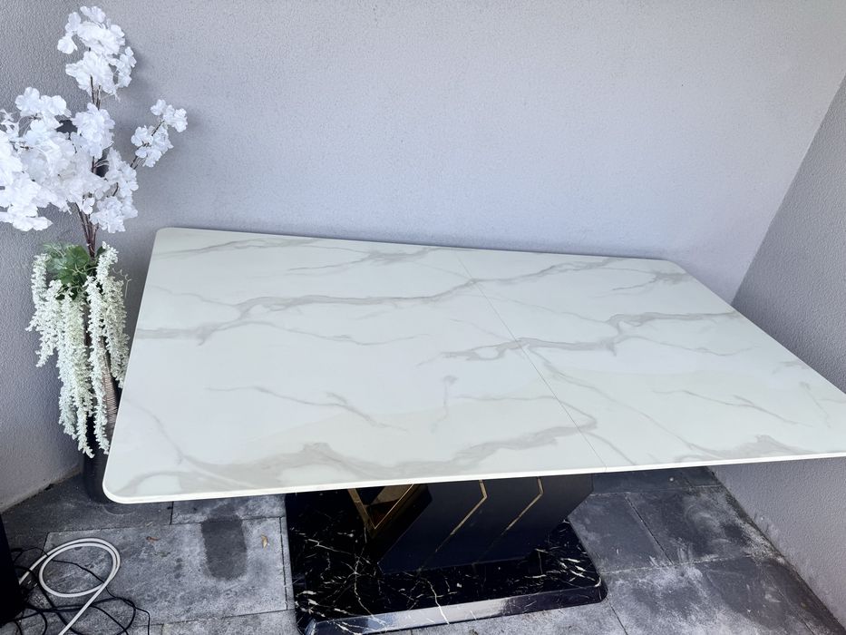 Трапезна маса Винченза стилна и луксозна