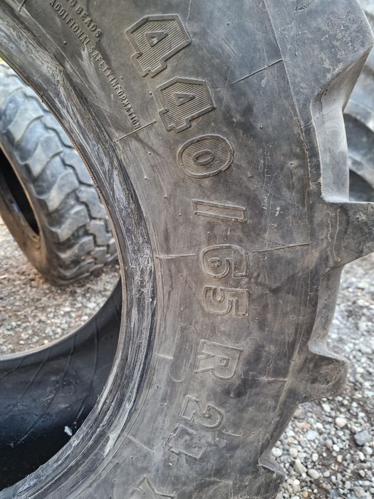 CAUCIUC tractor 440/65R24 marca Michelin