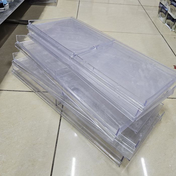 Полочки для экономпанелей пластиковых и МДФ .