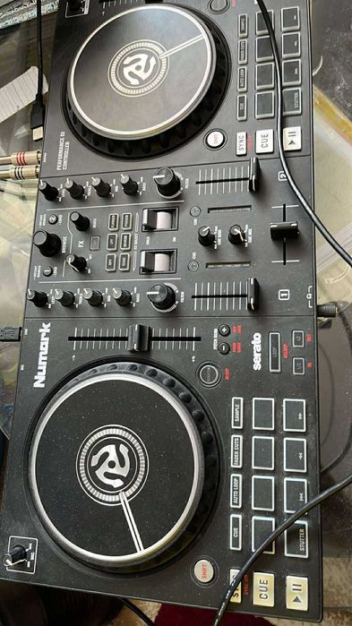 Moving Head /Consola/Cutie transport lumini/se vinde și schela cu 1000