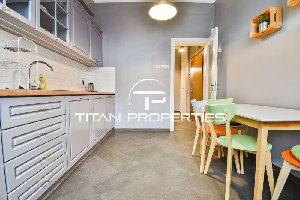 Продава се Тристаен апартамент в София, Център - 100 кв.м за 3500 €/кв.м - Снимка #1