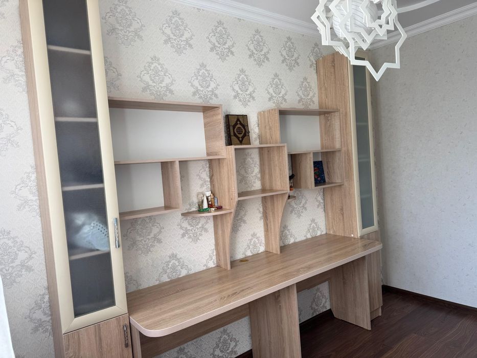Стол для учёбы и работы, со шкафами