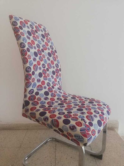 Комплект от шест универсални калъфки за столове.