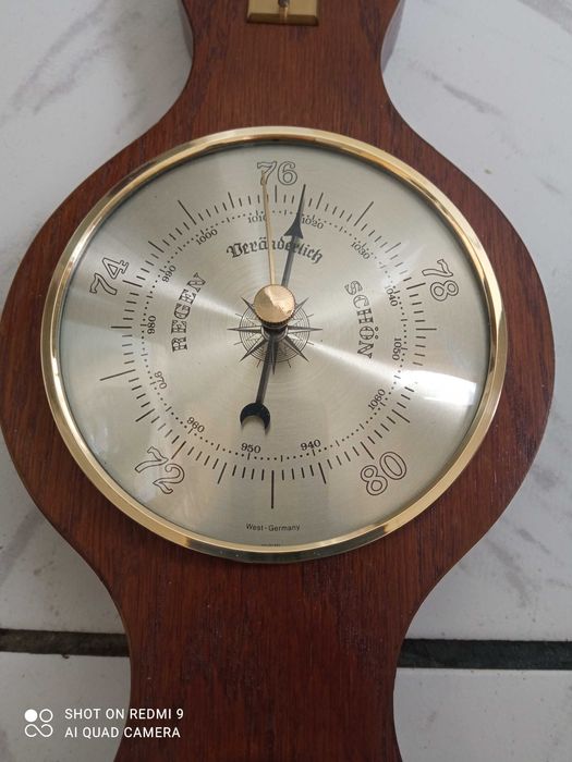 Немски барометър в дървена основа!