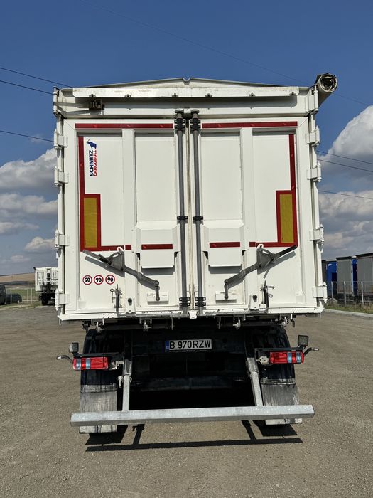 Semiremroca basculabila Schmitz bena cereale 55 mc