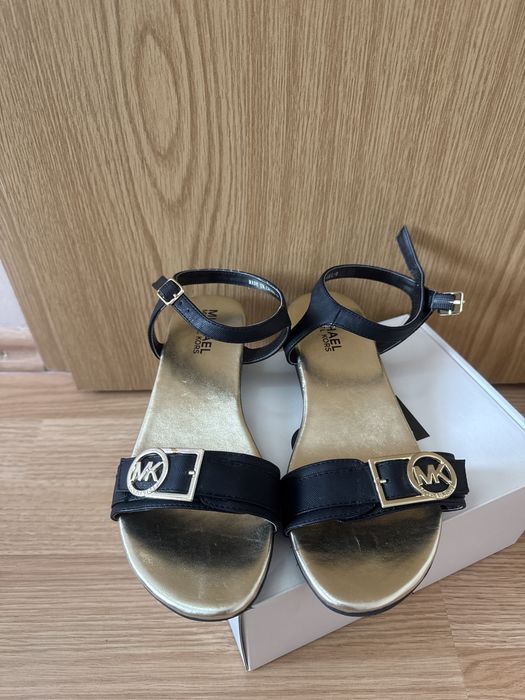 Детски сандали Michael Kors – оригинални 35/36 номе, черни, чисто нови