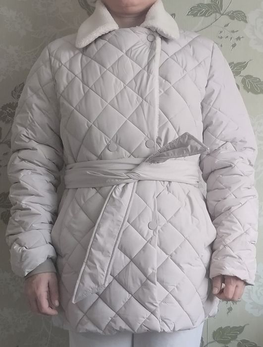 Продам куртку женскую