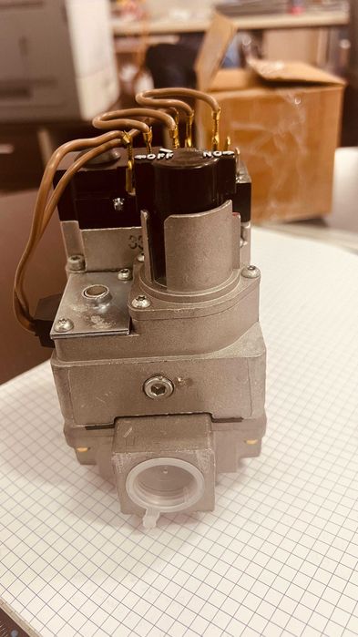 B12826-21 - Valvă de gaz pentru suflanta aer cald pe gaz HVAC Goodman