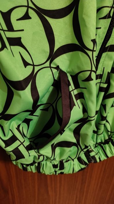 Зелено спорно яке