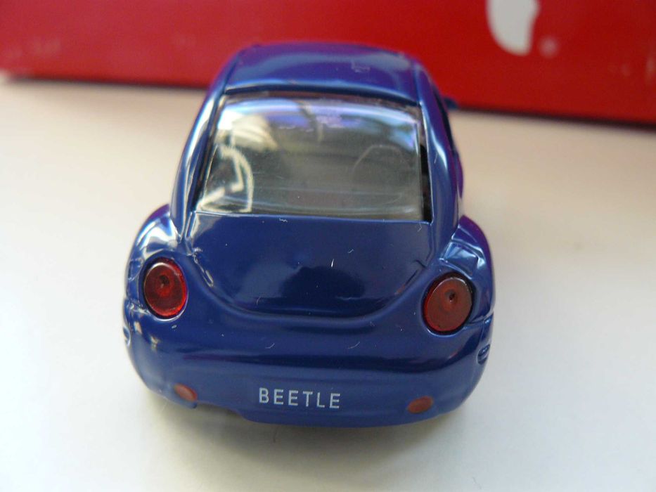 Macheta Auto De Colectie VOLKSWAGEN NEW BEETLE Scara 1:43,Noua AmerCom